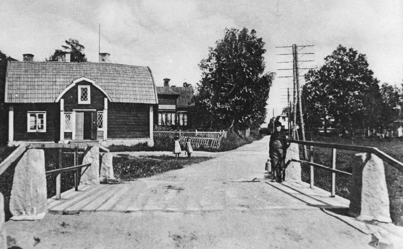 Vattendiken och stenvalvsbroar i gamla Älvsjö, 2024
