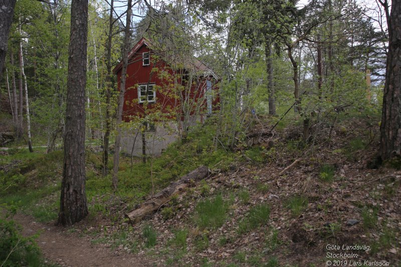 Walks and bicycling along the old road Göta Landsväg