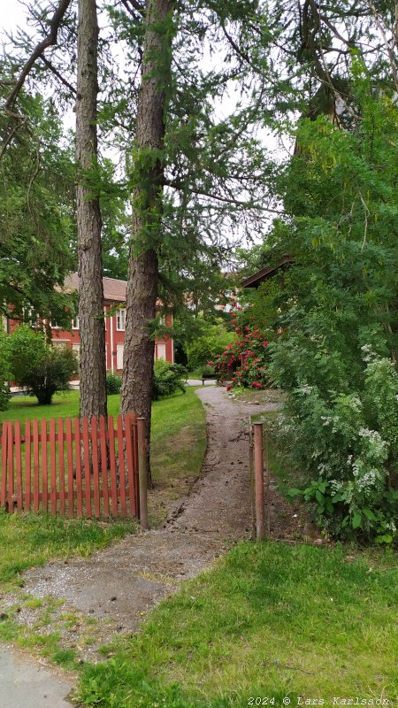 Walks and bicycling along the old road Göta Landsväg