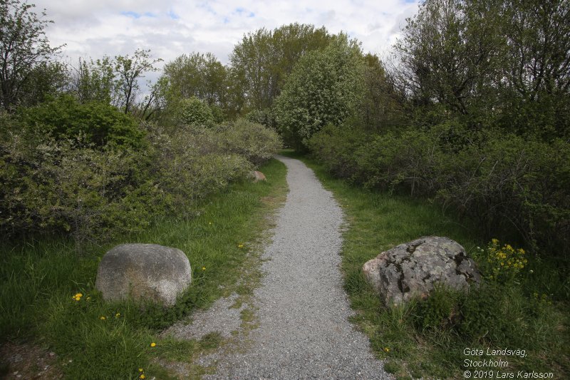 Walks and bicycling along the old road Göta Landsväg