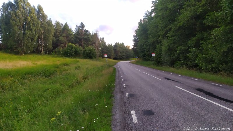 Walks and bicycling along the old road Göta Landsväg