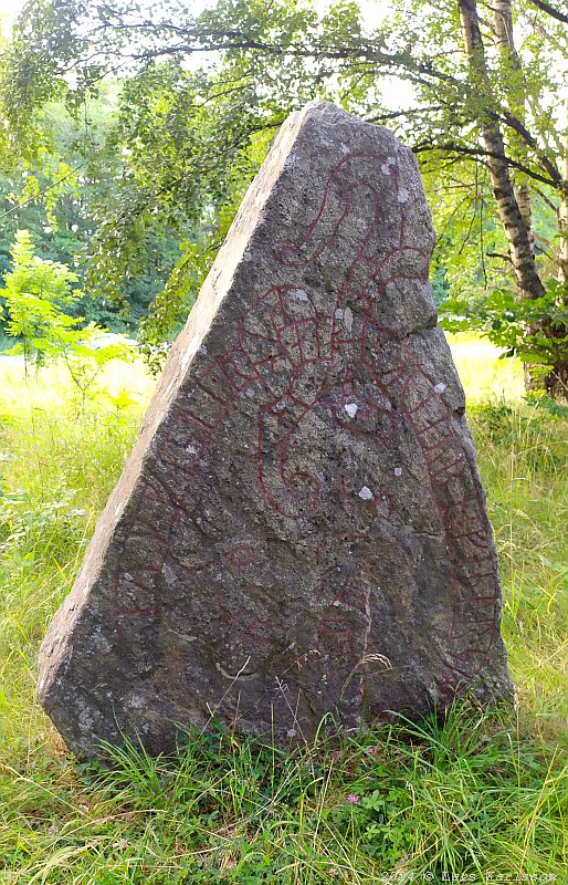 Walks and bicycling along the old road Göta Landsväg