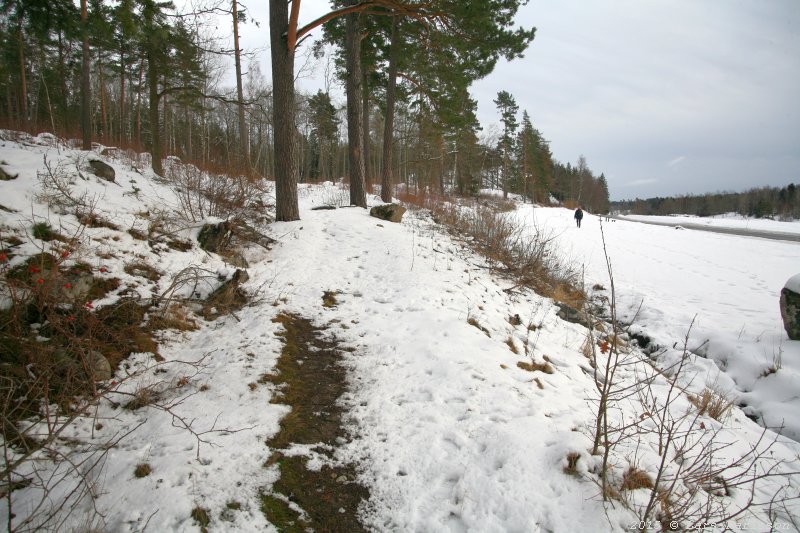 Walks and bicycling along the old road Göta Landsväg