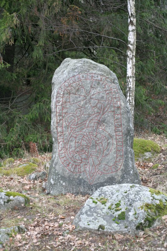 Walks and bicycling along the old road Göta Landsväg