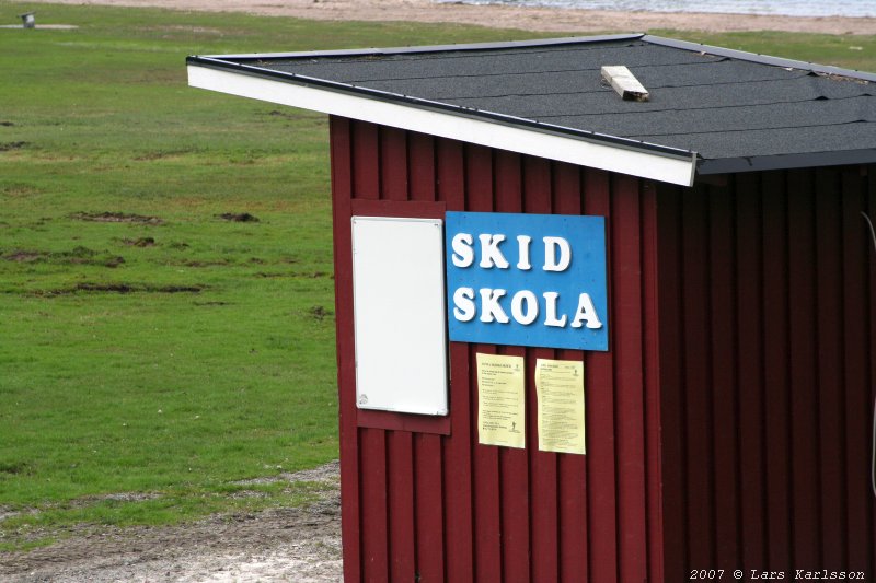 Walks and bicycling along the old road Göta Landsväg