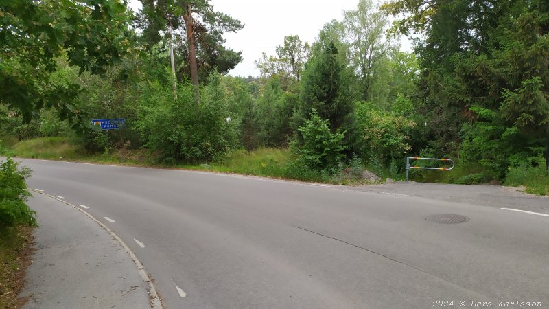 Walks and bicycling along the old road Göta Landsväg