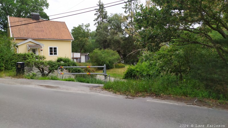 Walks and bicycling along the old road Göta Landsväg