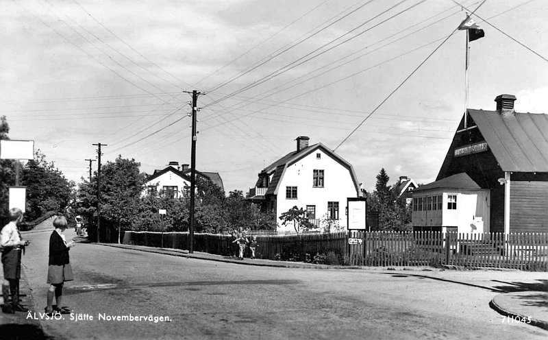 Walks and bicycling along the old road Göta Landsväg