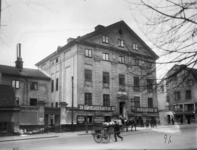 En promenad längs med Götgatan i historiska miljöer, Stockholm