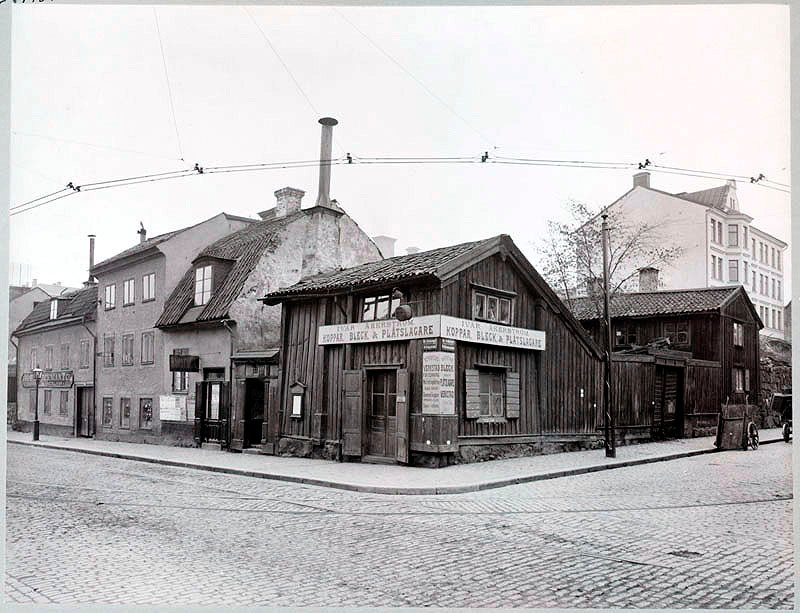 En promenad längs med Götgatan i historiska miljöer, Stockholm