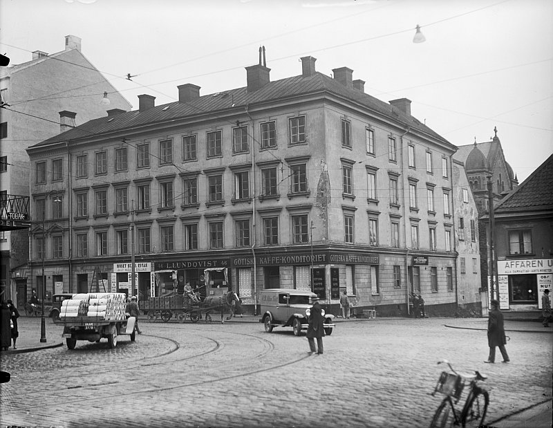 En promenad längs med Götgatan i historiska miljöer, Stockholm