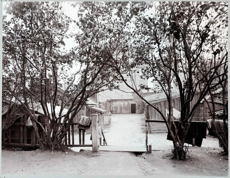 En promenad längs med Götgatan i historiska miljöer, Stockholm