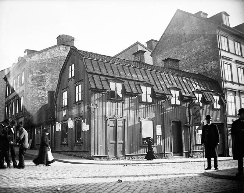 En promenad längs med Götgatan i historiska miljöer, Stockholm