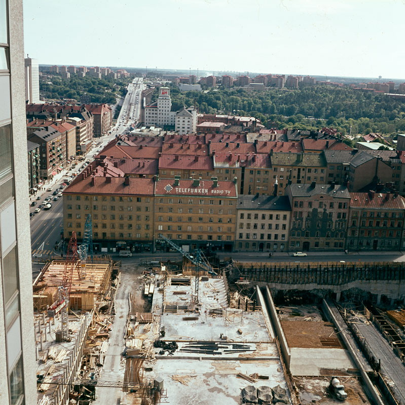 En promenad längs med Götgatan i historiska miljöer, Stockholm