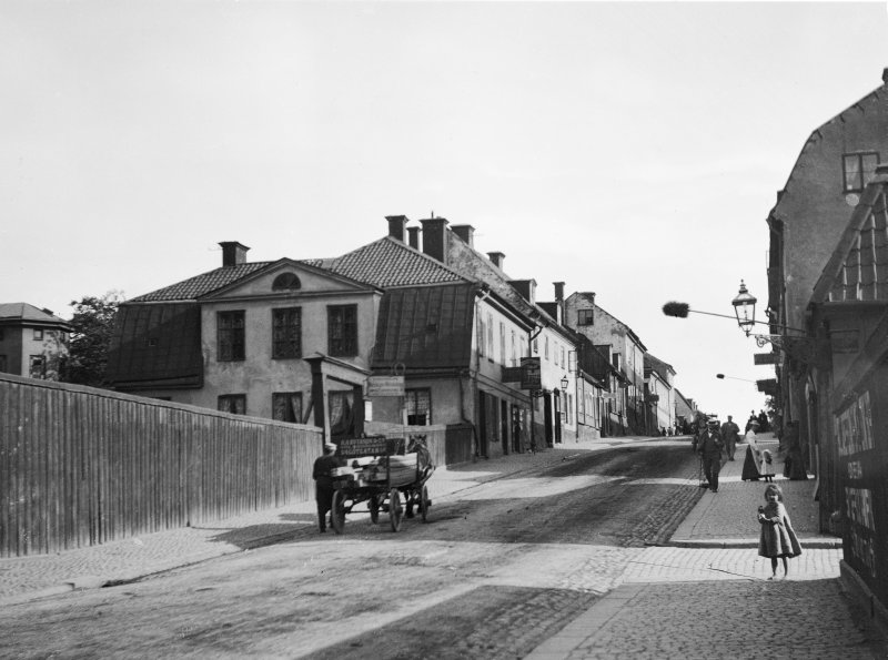 En promenad längs med Götgatan i historiska miljöer, Stockholm