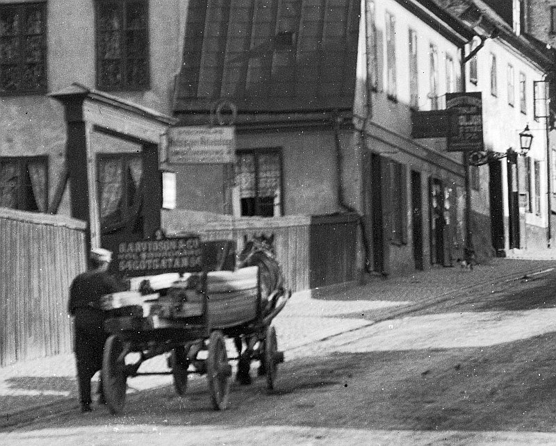 En promenad längs med Götgatan i historiska miljöer, Stockholm