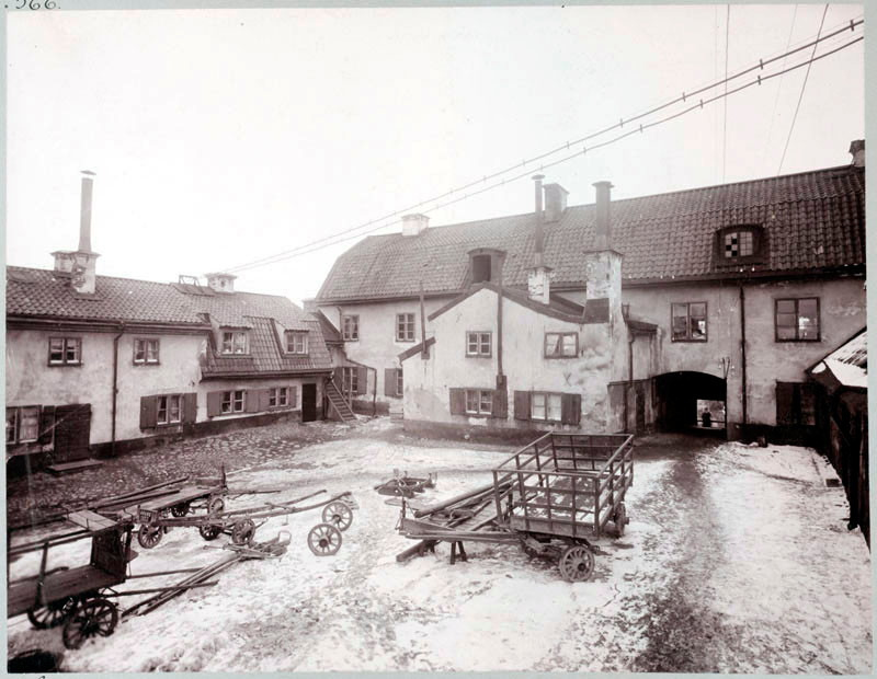 En promenad längs med Götgatan i historiska miljöer, Stockholm