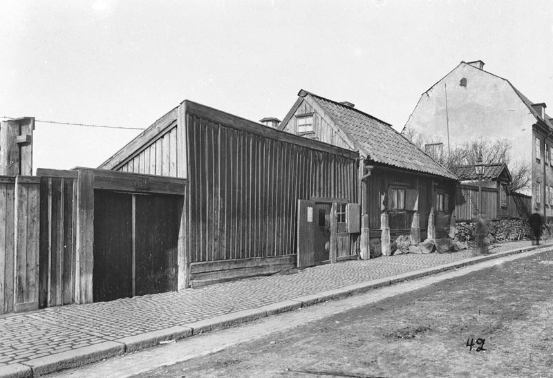 En promenad längs med Götgatan i historiska miljöer, Stockholm