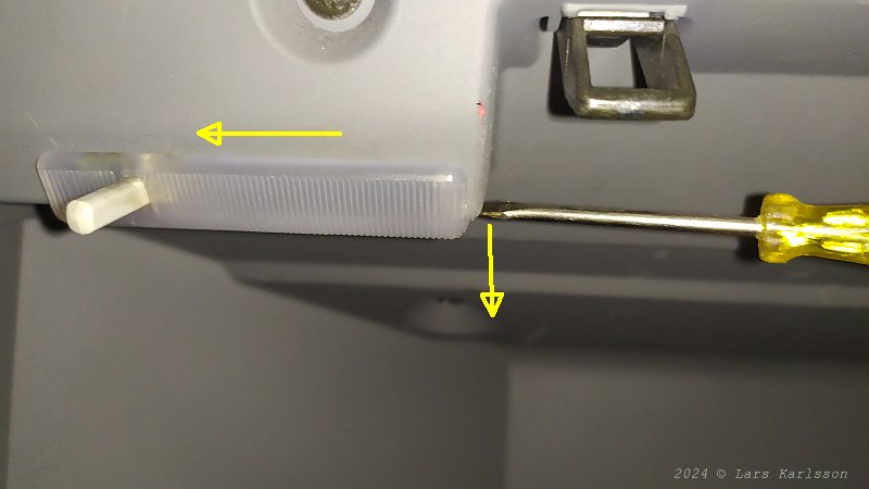 Chrysler Crossfire anti theft glow compartment