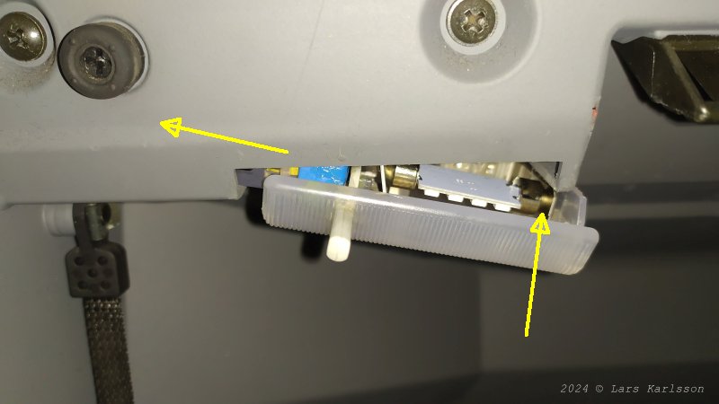 Chrysler Crossfire anti theft glow compartment