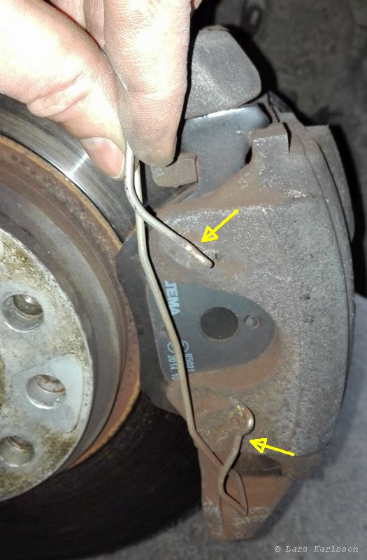 Chrysler Crossfire disc brakes replacement