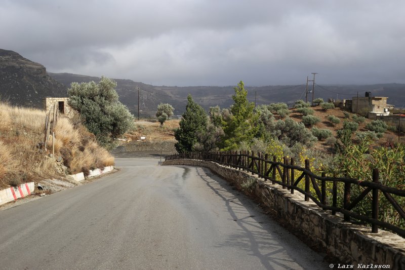 The road down from the turning point to the valley and road 97, Crete