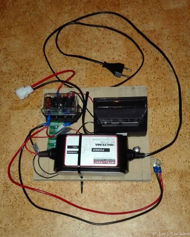 Astro-server ver 2: Battery charger and fuse terminal