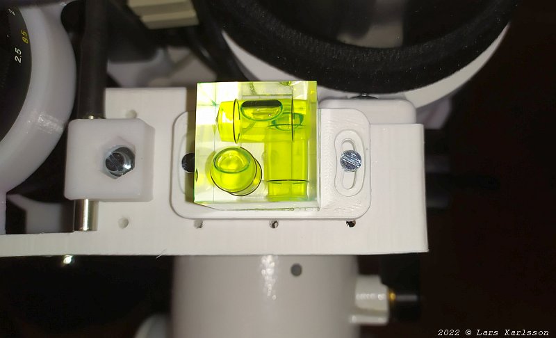 HEQ5 and Raspberry: Brackets: temperature sensor, spirit level and stepper motor