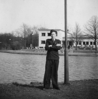 Kamrat från fartyg ? Slottsskogen i Göteborg, 1940