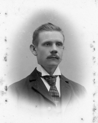 Okänd man, Gustaf Karlssons fotoalbum