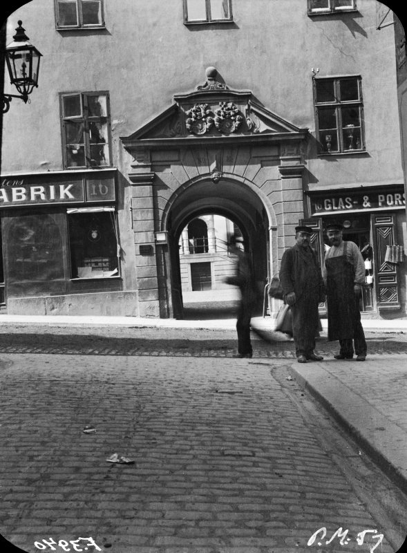 En promenad längs med Götgatan i historiska miljöer, Stockholm