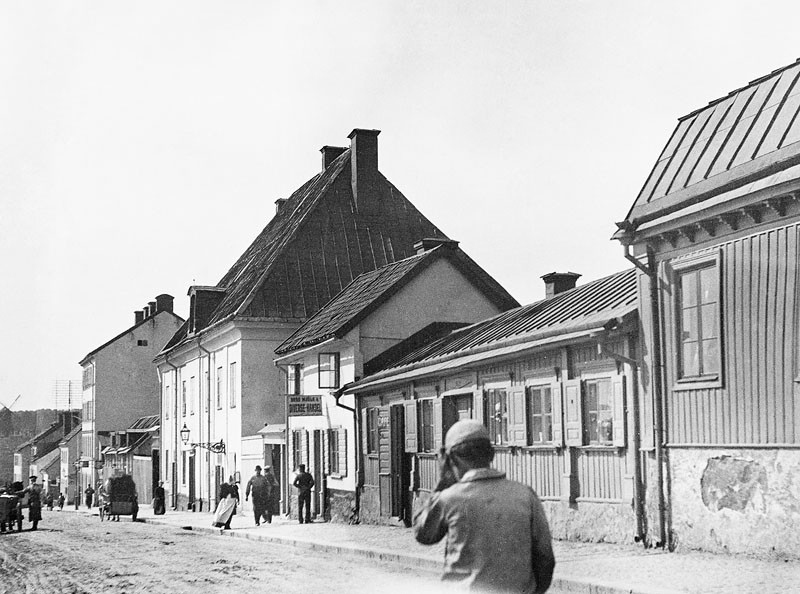 En promenad längs med Götgatan i historiska miljöer, Stockholm