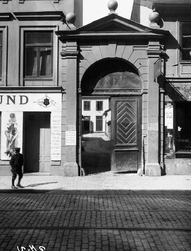 En promenad längs med Götgatan i historiska miljöer, Stockholm