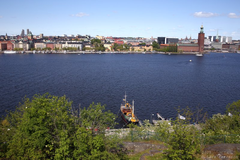 Från Medborgarplatsen med omvägar till Skanstull, Stockholm 2025