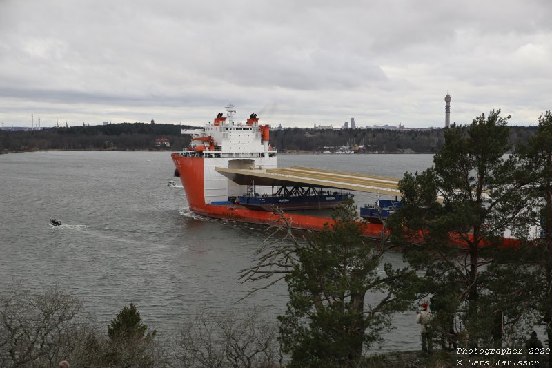 Guldbron anländer till Stockholm och nya Slussen mars 2020