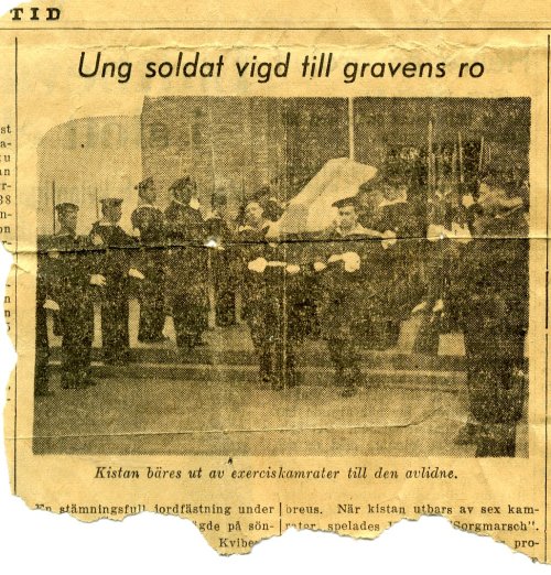 Ung soldat vigd till gravens ro, tidningsurklipp, 1941 ?
