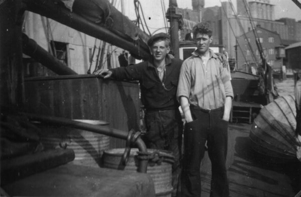 Två män på okänt fartyg, Göteborg, 1940
