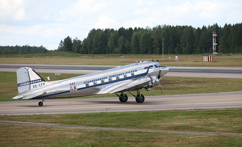 Douglas DC-3