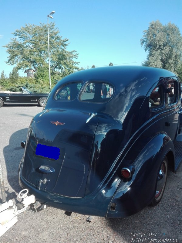 Dodge 1937 Sedan four door