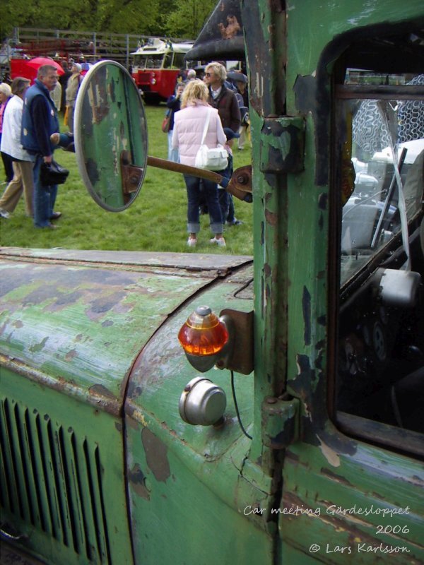 Dodge rear mirror