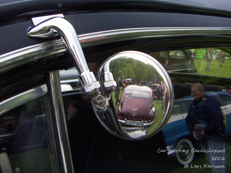 Rear mirror with a reflex of a Volvo PV 444