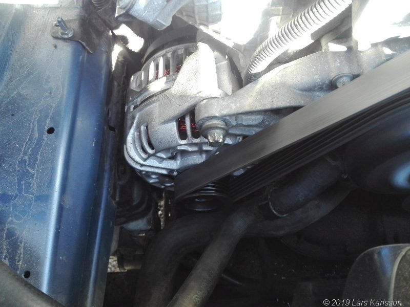 Chrysler Crossfire, alternator replacement