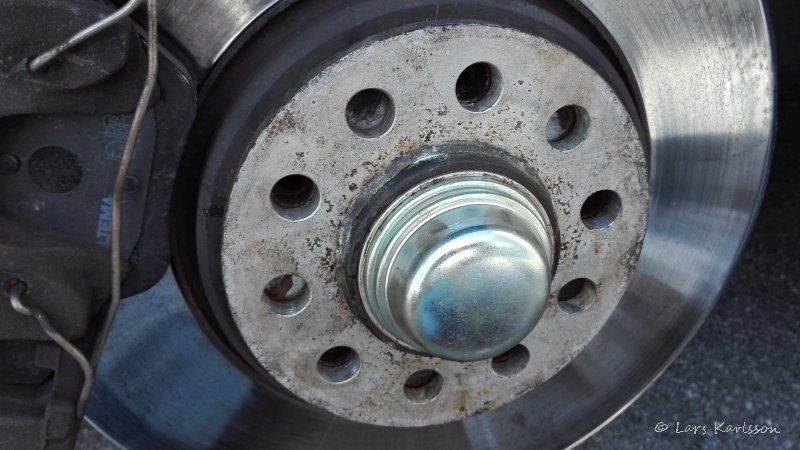 Chrysler Crossfire: Front wheel roller bearing