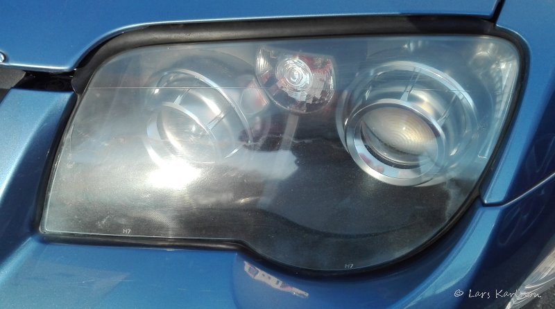 Chrysler Crossfire Headlight foggy