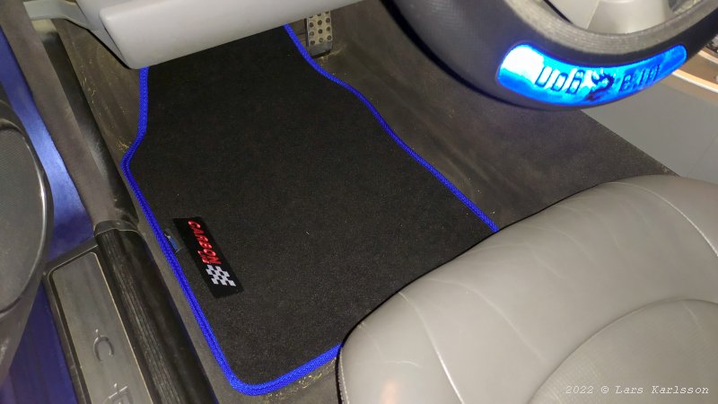 Chrysler Crossfire: Carbon black carpets