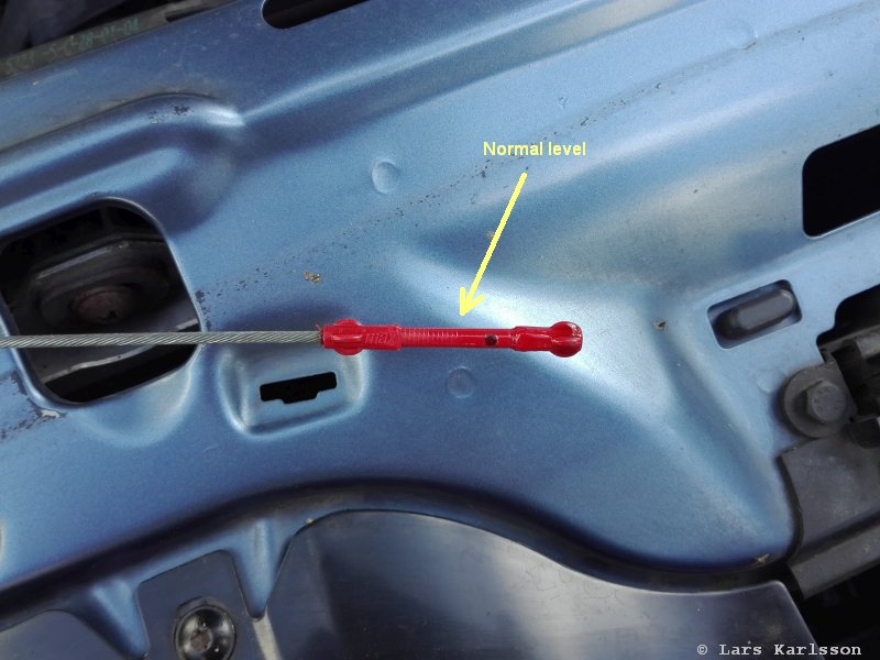 Chrysler Crossfire: Oil stick normal level