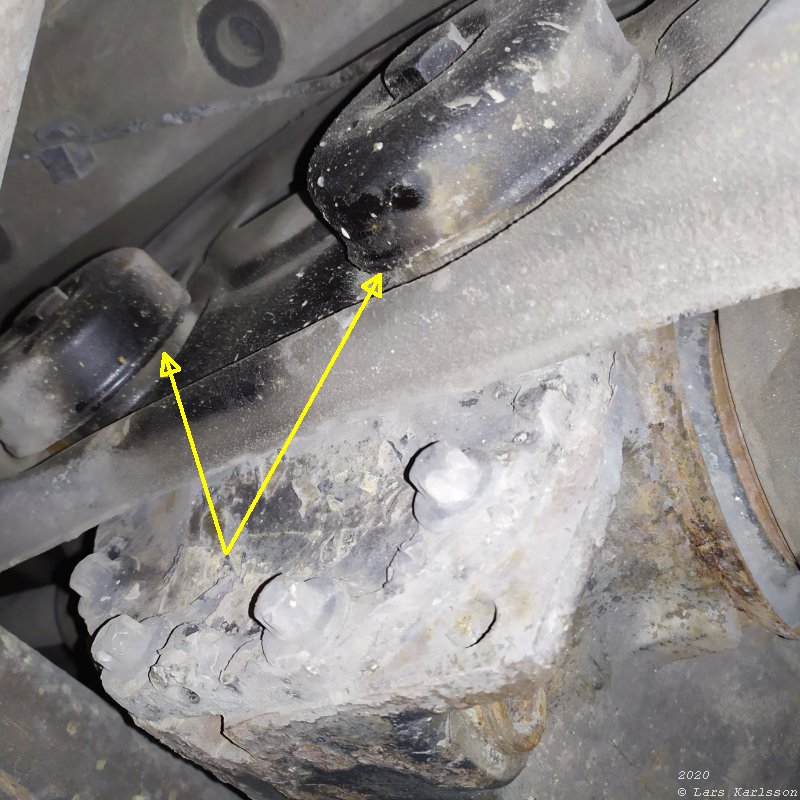 Chrysler Crossfire: Checking the rubber bushings and the ball joints