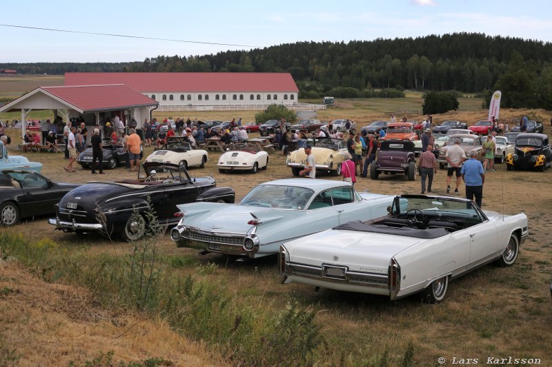 Car meeting at Nifsta Gård July 2018