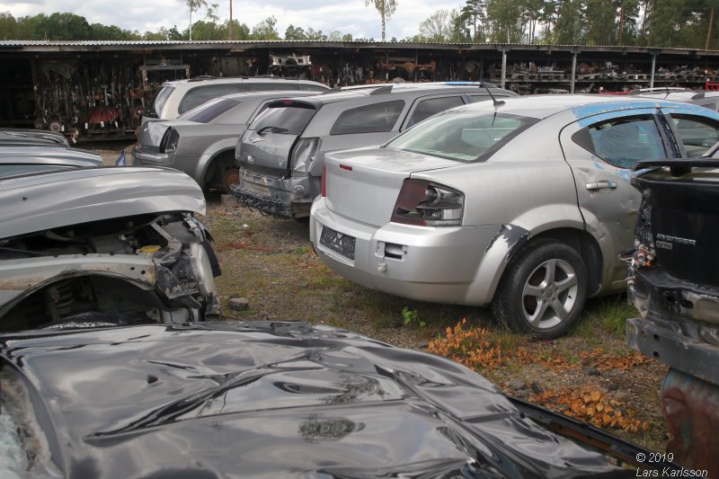 A walk among scrap cars at Osby USA bildelar in Sweden 2019